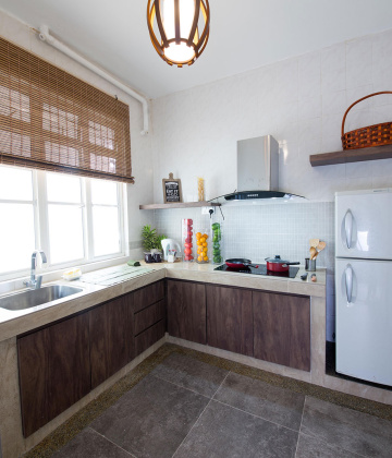Two-Bedroom Deluxe Apartment - Kitchen