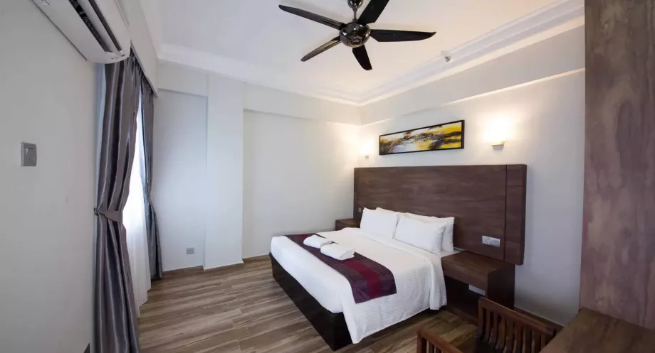 Three-Bedroom Deluxe Apartment